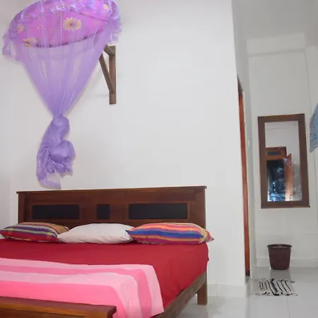 Lake House Home Stay Anuradhapura Exterior photo